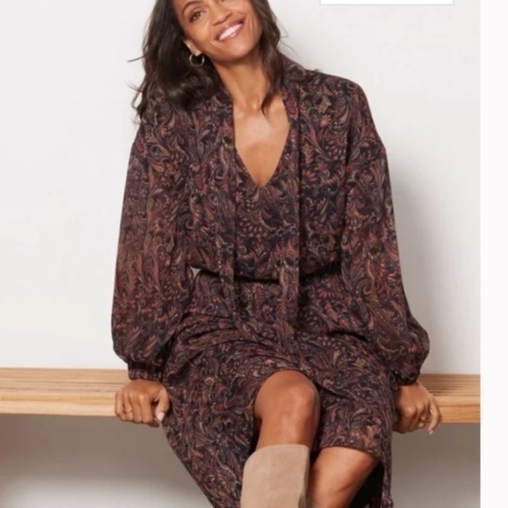 Evereve Eliza puff sleeve tie neck midi Dress
